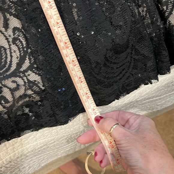 NorthStyle Black Lace Midi Dress - Picture 4 of 4